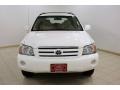 Super White - Highlander 4WD Photo No. 2