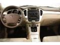 Super White - Highlander 4WD Photo No. 18
