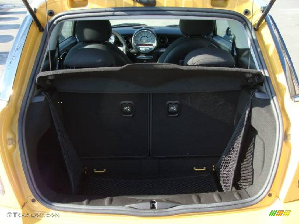 2007 Cooper Hardtop - Mellow Yellow / Carbon Black/Carbon Black photo #13