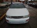 1998 Arctic White Pearl Metallic Nissan Maxima GLE  photo #1