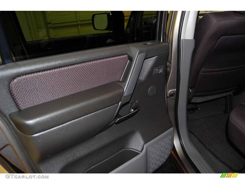 2007 Armada SE - Granite / Sand photo #19