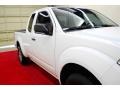 Avalanche White - Frontier XE King Cab Photo No. 14