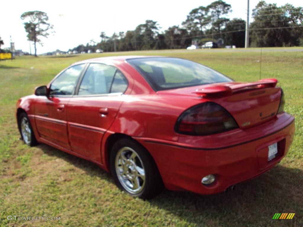 2002 Grand Am GT Sedan - Bright Red / Dark Pewter photo #3