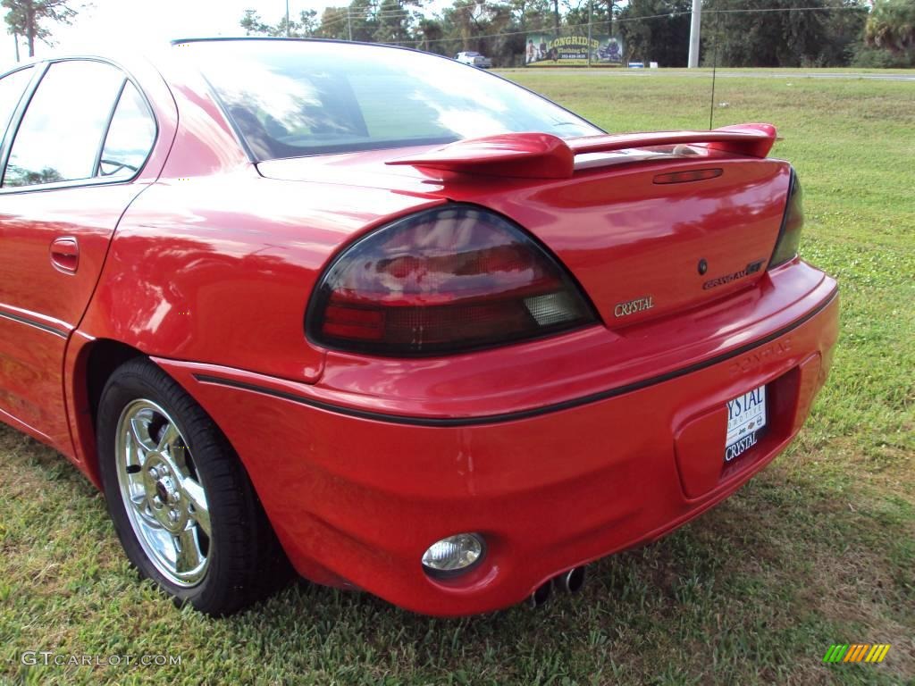 2002 Grand Am GT Sedan - Bright Red / Dark Pewter photo #7