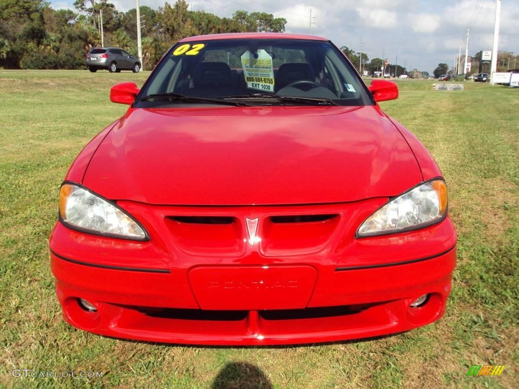 2002 Grand Am GT Sedan - Bright Red / Dark Pewter photo #13