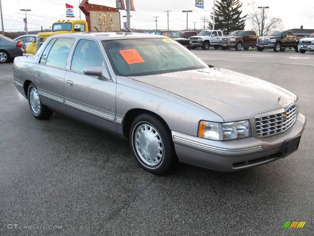 1999 DeVille Sedan - Cashmere / Oatmeal photo #1