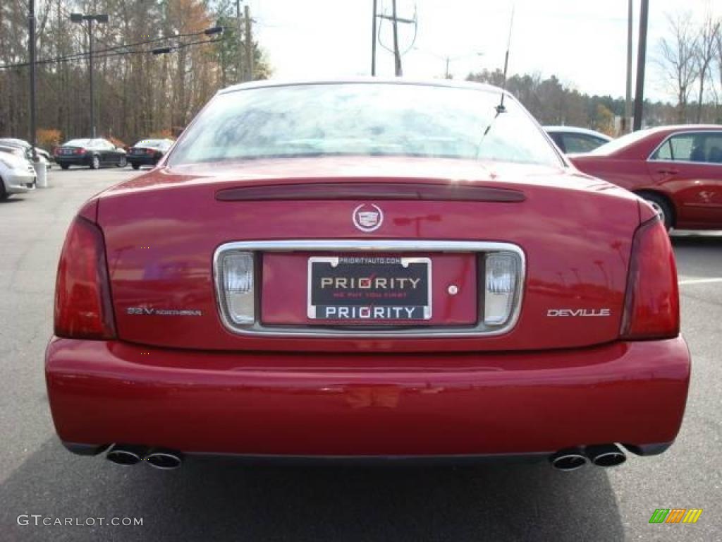 2003 DeVille Sedan - Crimson Red Pearl / Oatmeal photo #4