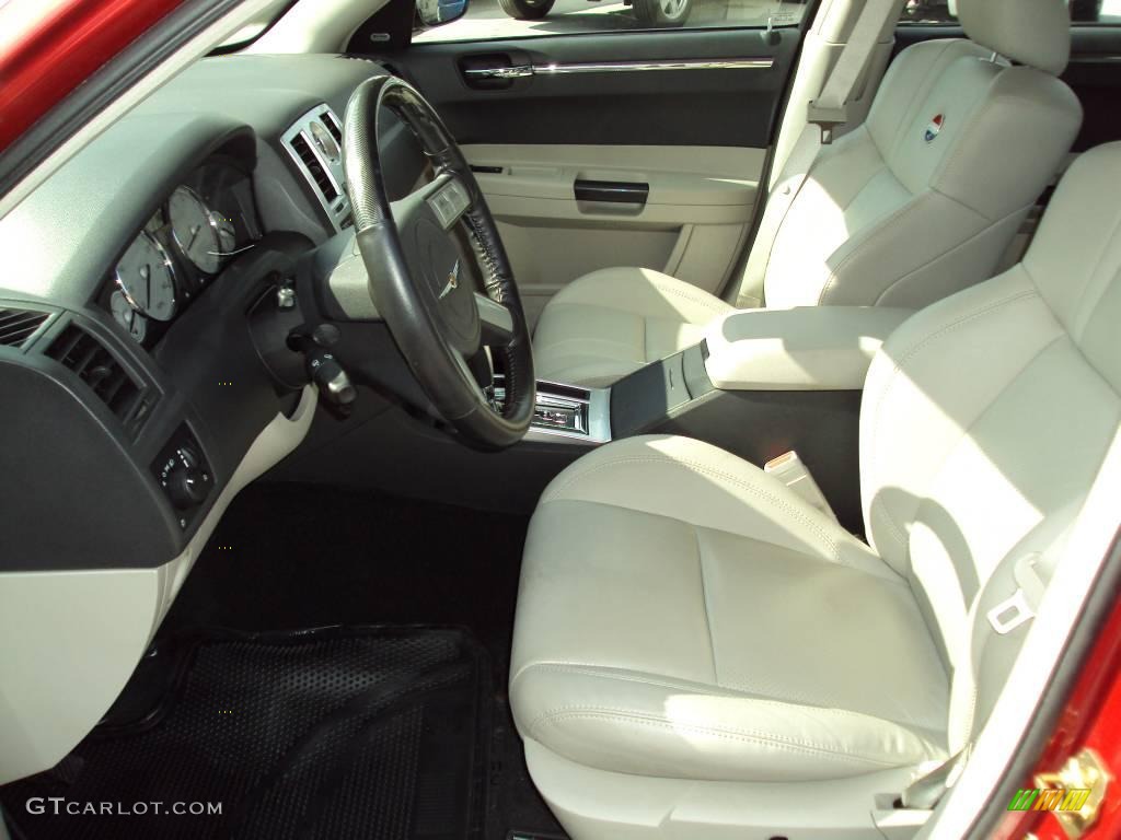 2006 300 C HEMI - Inferno Red Crystal Pearl / Dark Slate Gray/Light Graystone photo #4