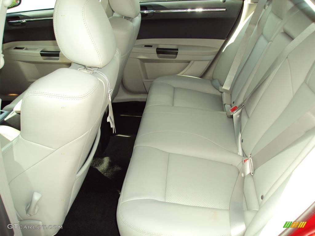 2006 300 C HEMI - Inferno Red Crystal Pearl / Dark Slate Gray/Light Graystone photo #5