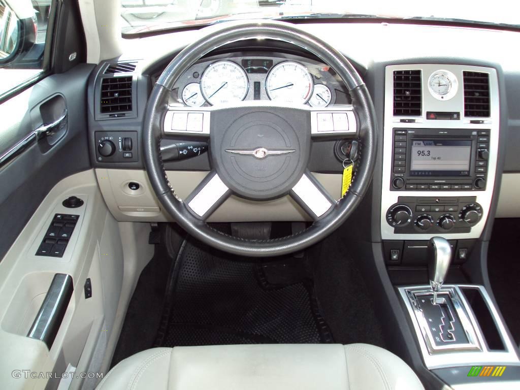 2006 300 C HEMI - Inferno Red Crystal Pearl / Dark Slate Gray/Light Graystone photo #6