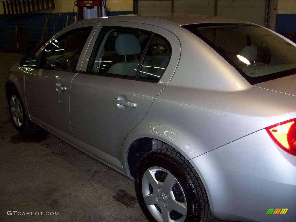 2007 Cobalt LS Sedan - Ultra Silver Metallic / Gray photo #6