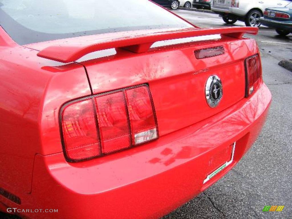 2006 Mustang V6 Premium Coupe - Torch Red / Dark Charcoal photo #26