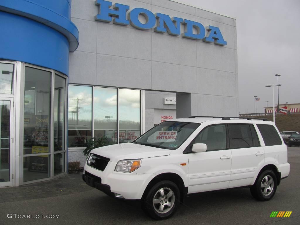 Taffeta White Honda Pilot