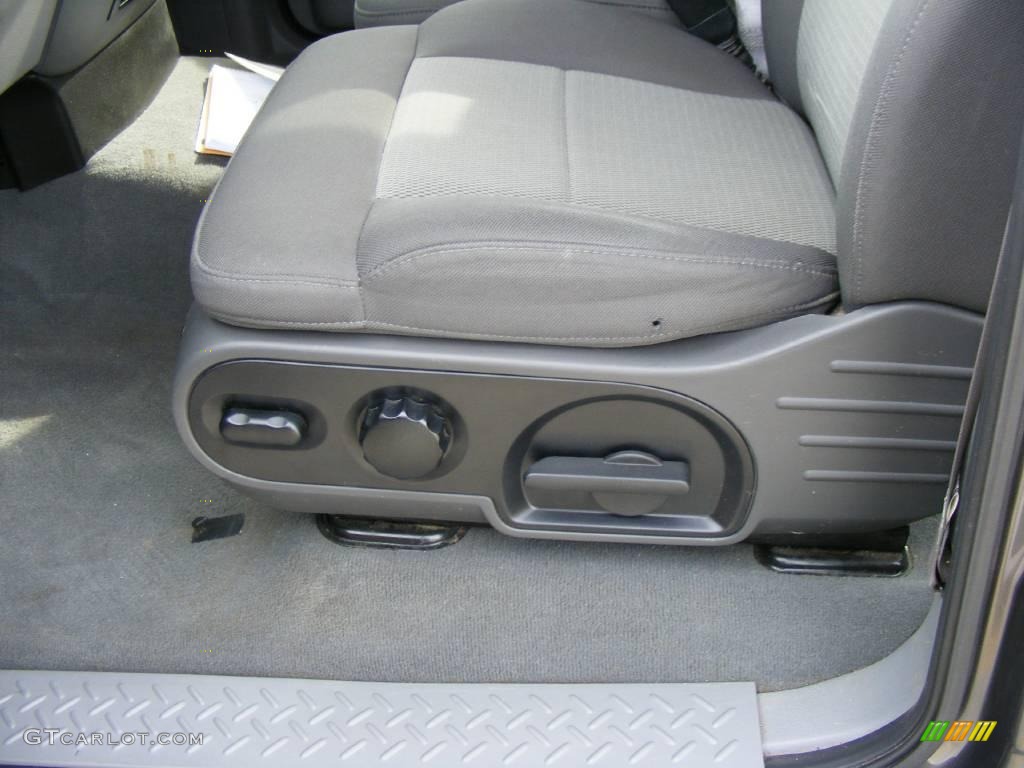 2006 F150 XLT SuperCrew - Dark Shadow Grey Metallic / Medium/Dark Flint photo #40