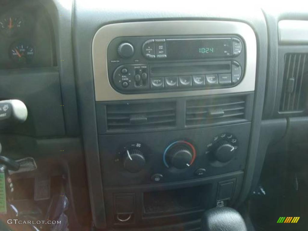 2004 Grand Cherokee Laredo 4x4 - Graphite Metallic / Dark Slate Gray photo #23
