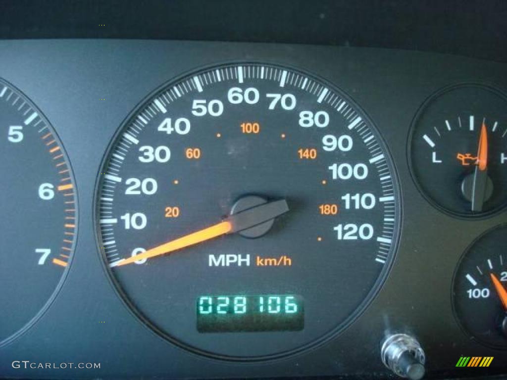 2004 Grand Cherokee Laredo 4x4 - Graphite Metallic / Dark Slate Gray photo #25