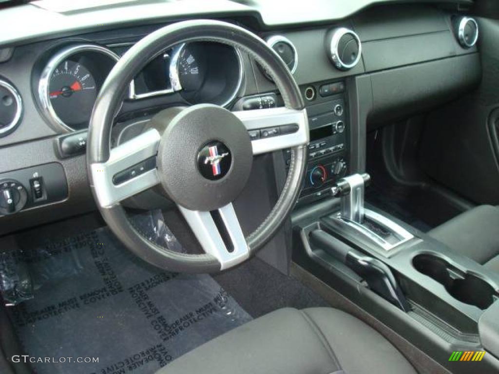 2008 Mustang V6 Deluxe Coupe - Black / Dark Charcoal photo #11