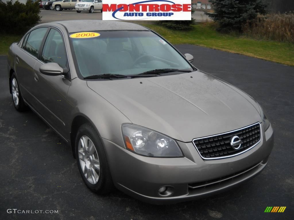 2005 Altima 2.5 S - Polished Pewter Metallic / Frost Gray photo #23
