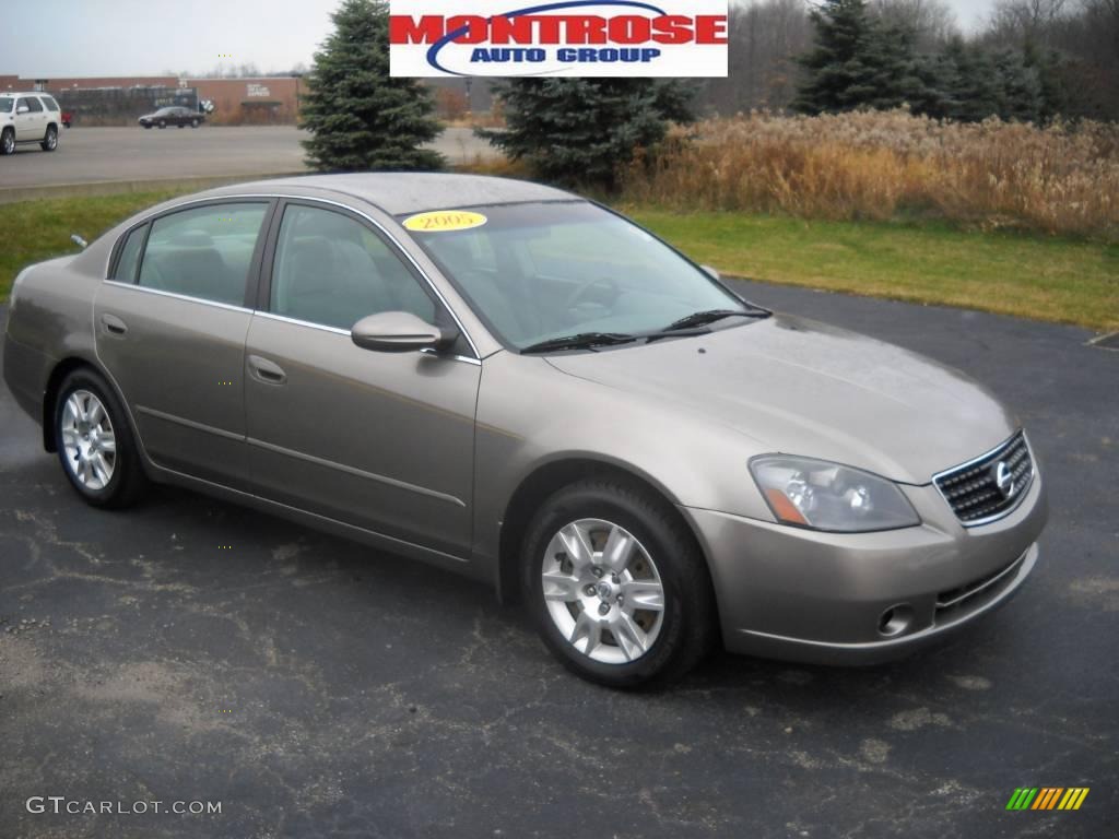 2005 Altima 2.5 S - Polished Pewter Metallic / Frost Gray photo #24