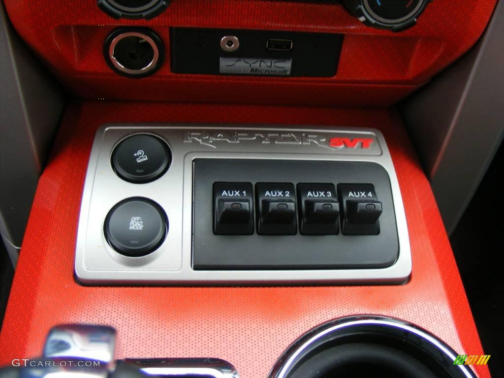 2010 Ford F150 SVT Raptor SuperCab 4x4 Controls Photo #23096491