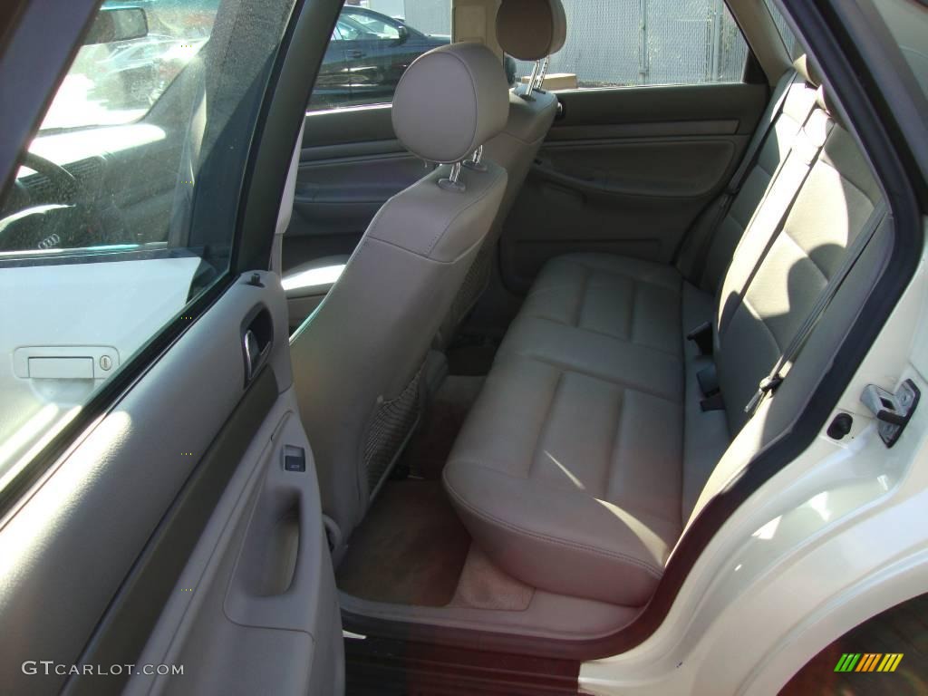 1998 A4 1.8T quattro Sedan - Pearl White Pearlescent / Opal Grey photo #24
