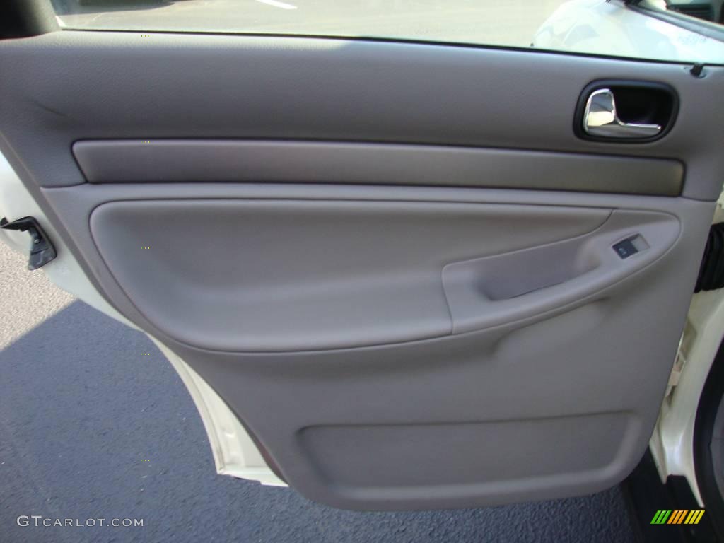 1998 A4 1.8T quattro Sedan - Pearl White Pearlescent / Opal Grey photo #25