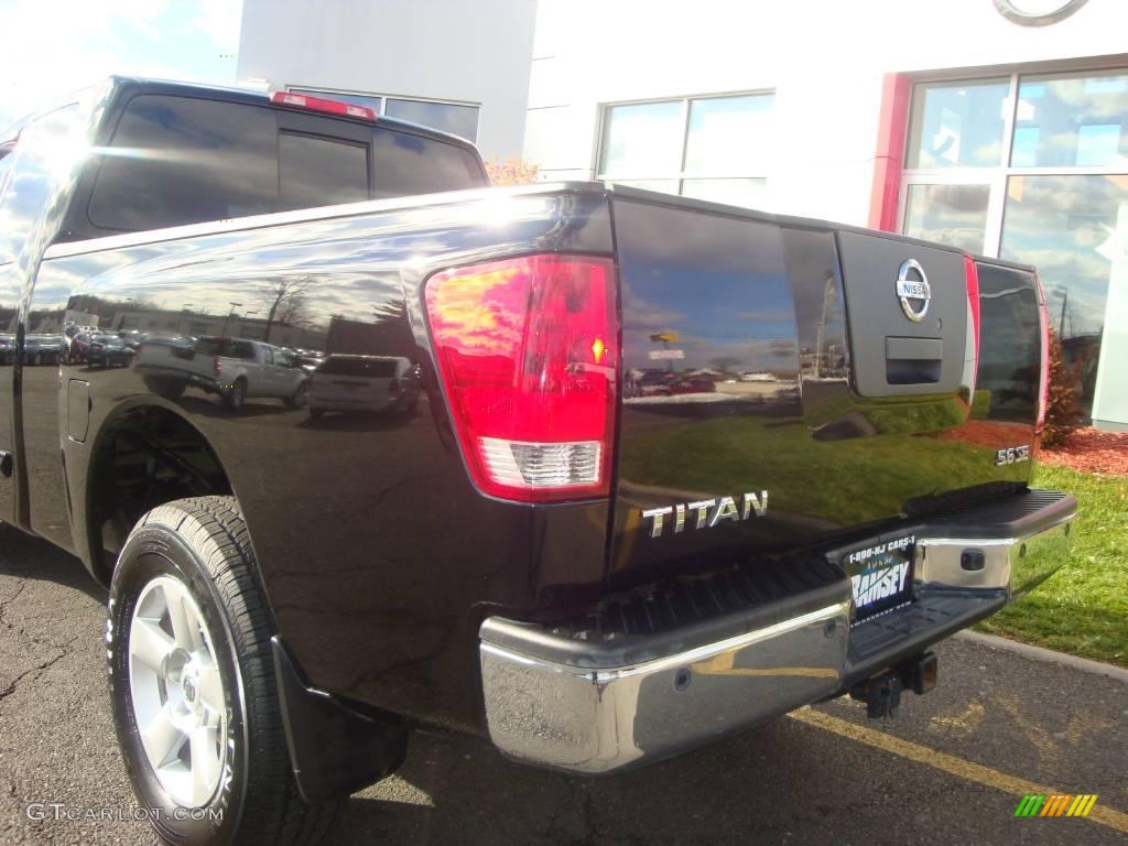 2007 Titan SE King Cab 4x4 - Galaxy Black / Graphite Black/Titanium photo #19