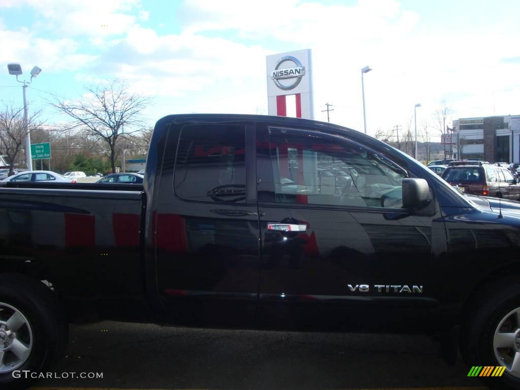 2007 Titan SE King Cab 4x4 - Galaxy Black / Graphite Black/Titanium photo #22