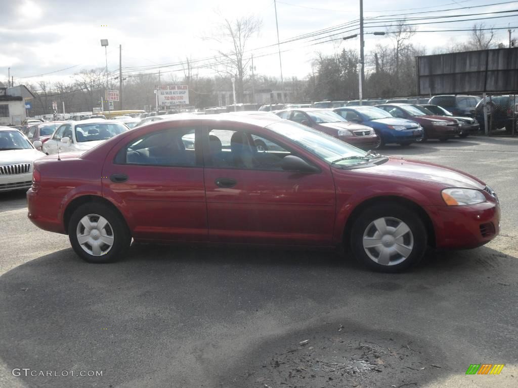 2004 Stratus SE Sedan - Inferno Red Pearlcoat / Dark Slate Gray photo #4