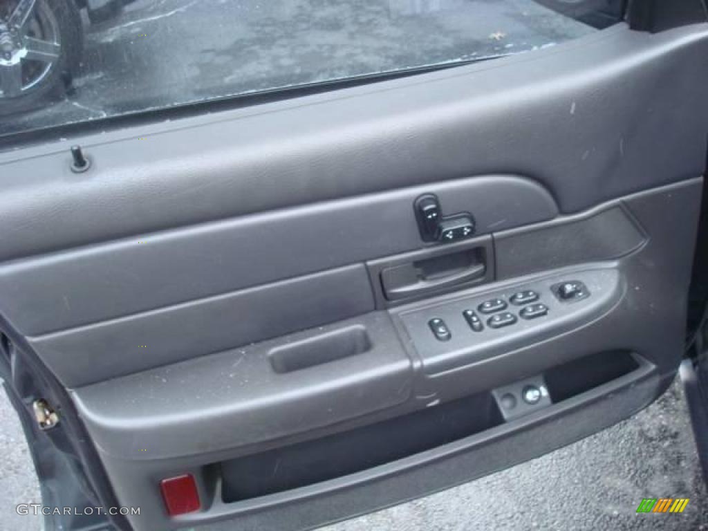 2004 Crown Victoria LX - Midnight Grey Metallic / Dark Charcoal photo #14