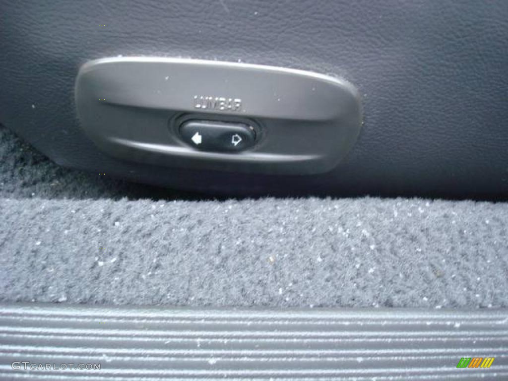 2004 Crown Victoria LX - Midnight Grey Metallic / Dark Charcoal photo #15