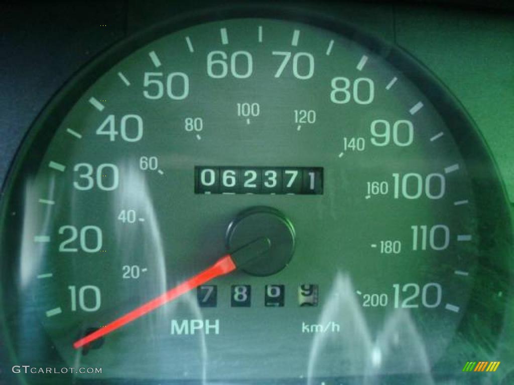 2004 Crown Victoria LX - Midnight Grey Metallic / Dark Charcoal photo #20