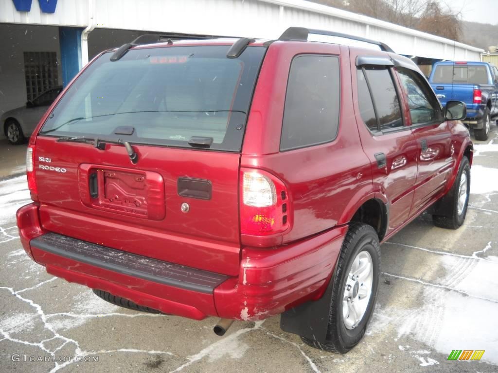 2004 Rodeo S 4WD - Excessive Red Mica / Gray photo #2