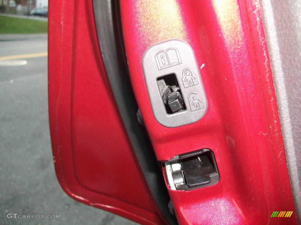 2004 Explorer XLT 4x4 - Redfire Metallic / Graphite photo #23