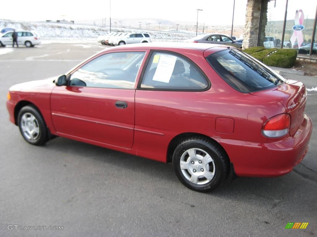 1999 Accent GS Coupe - Cherry Red / Gray photo #10
