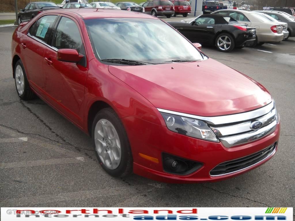 2010 Fusion SE V6 - Sangria Red Metallic / Charcoal Black photo #4