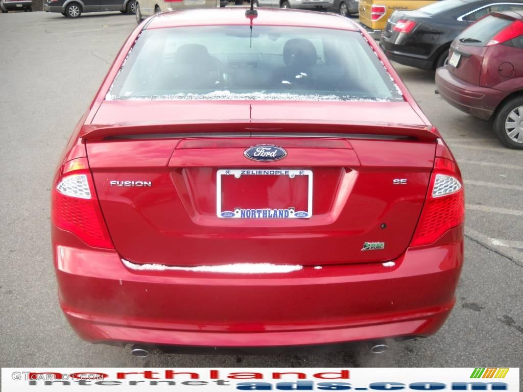 2010 Fusion SE V6 - Sangria Red Metallic / Charcoal Black photo #7