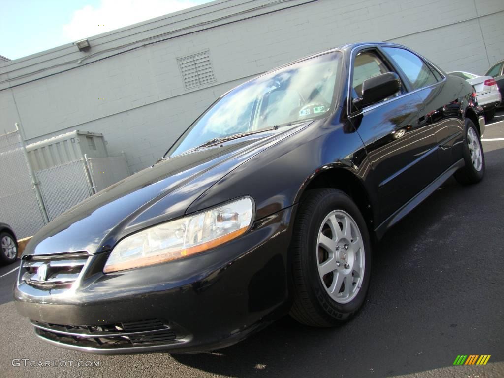 2002 Accord SE Sedan - Nighthawk Black Pearl / Quartz Gray photo #2