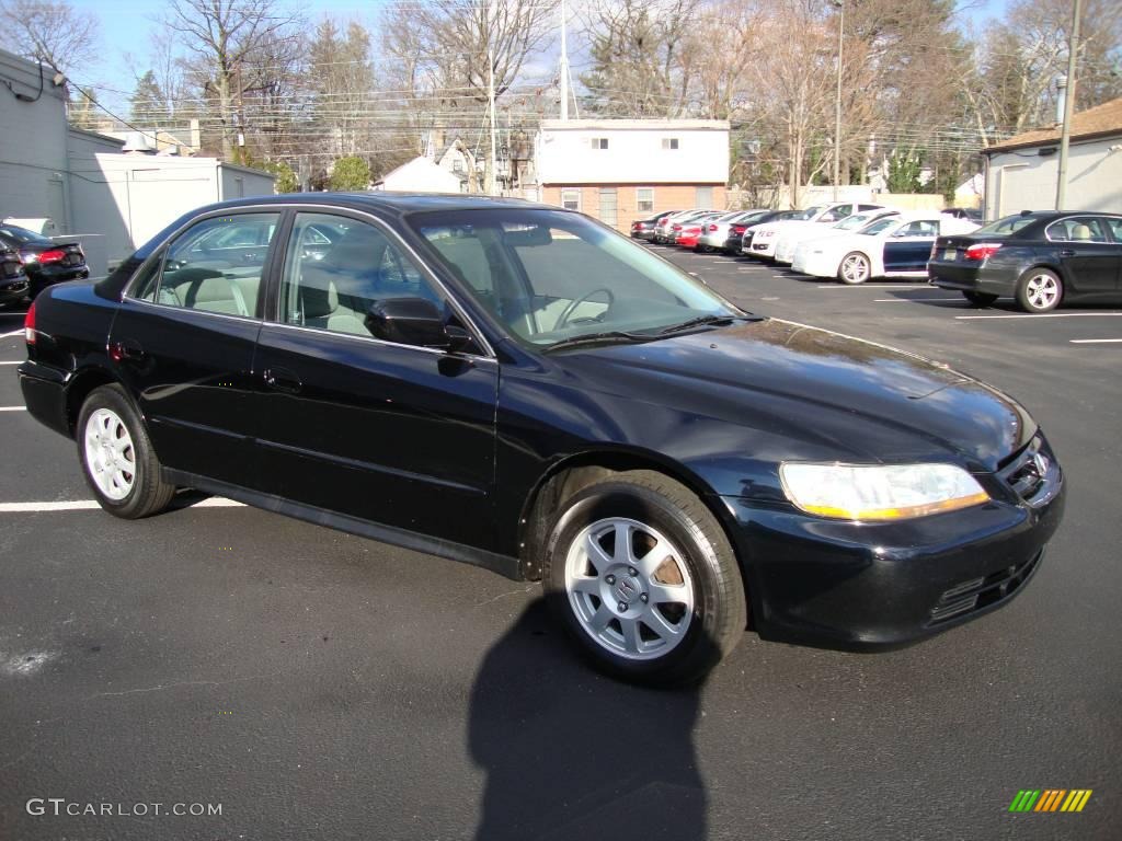 2002 Accord SE Sedan - Nighthawk Black Pearl / Quartz Gray photo #5
