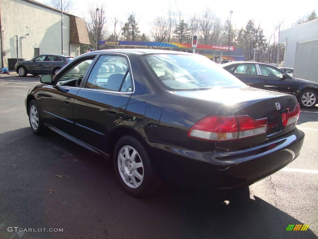 2002 Accord SE Sedan - Nighthawk Black Pearl / Quartz Gray photo #9