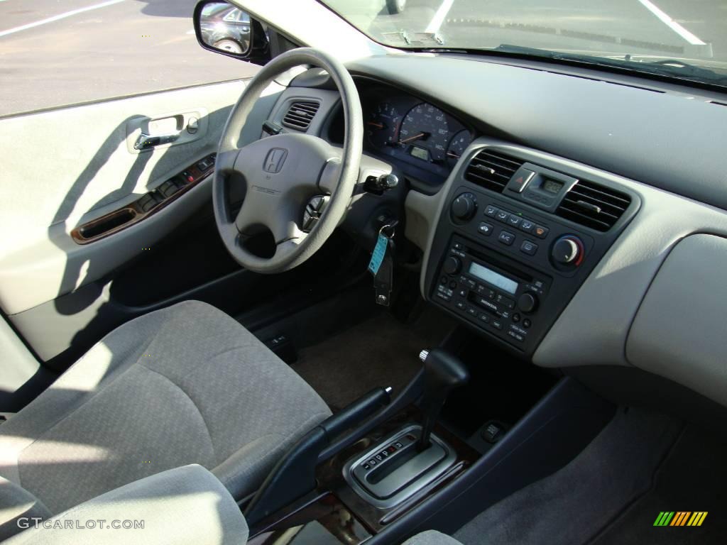 2002 Accord SE Sedan - Nighthawk Black Pearl / Quartz Gray photo #18