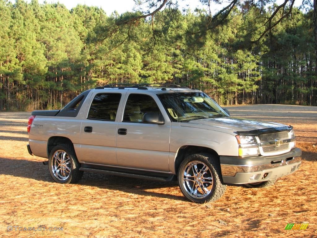 2004 Avalanche 1500 4x4 - Silver Birch Metallic / Medium Neutral Beige photo #1