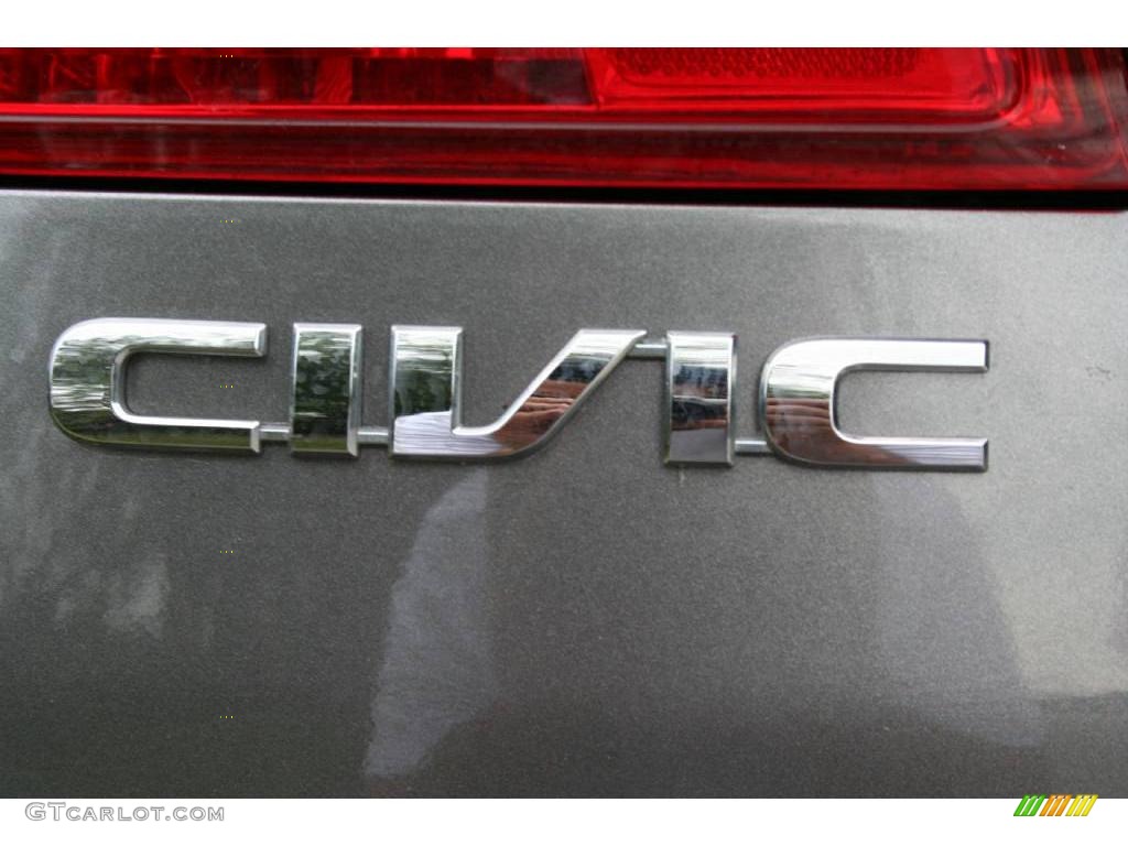 2005 Civic LX Sedan - Magnesium Metallic / Gray photo #23