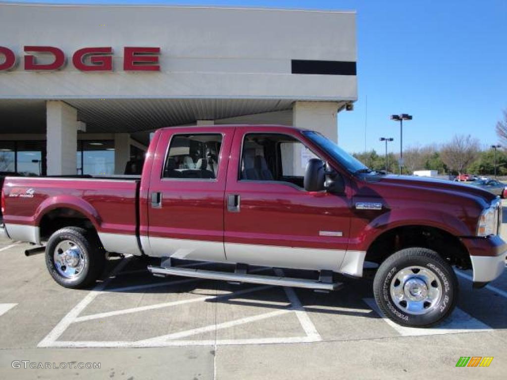 2007 F250 Super Duty XLT Crew Cab 4x4 - Dark Toreador Red Metallic / Medium Flint photo #2