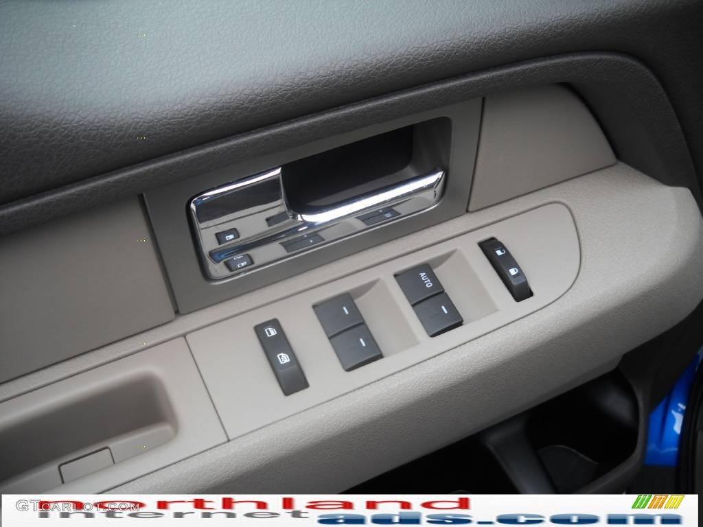 2010 F150 Lariat SuperCrew 4x4 - Tuxedo Black / Medium Stone photo #17