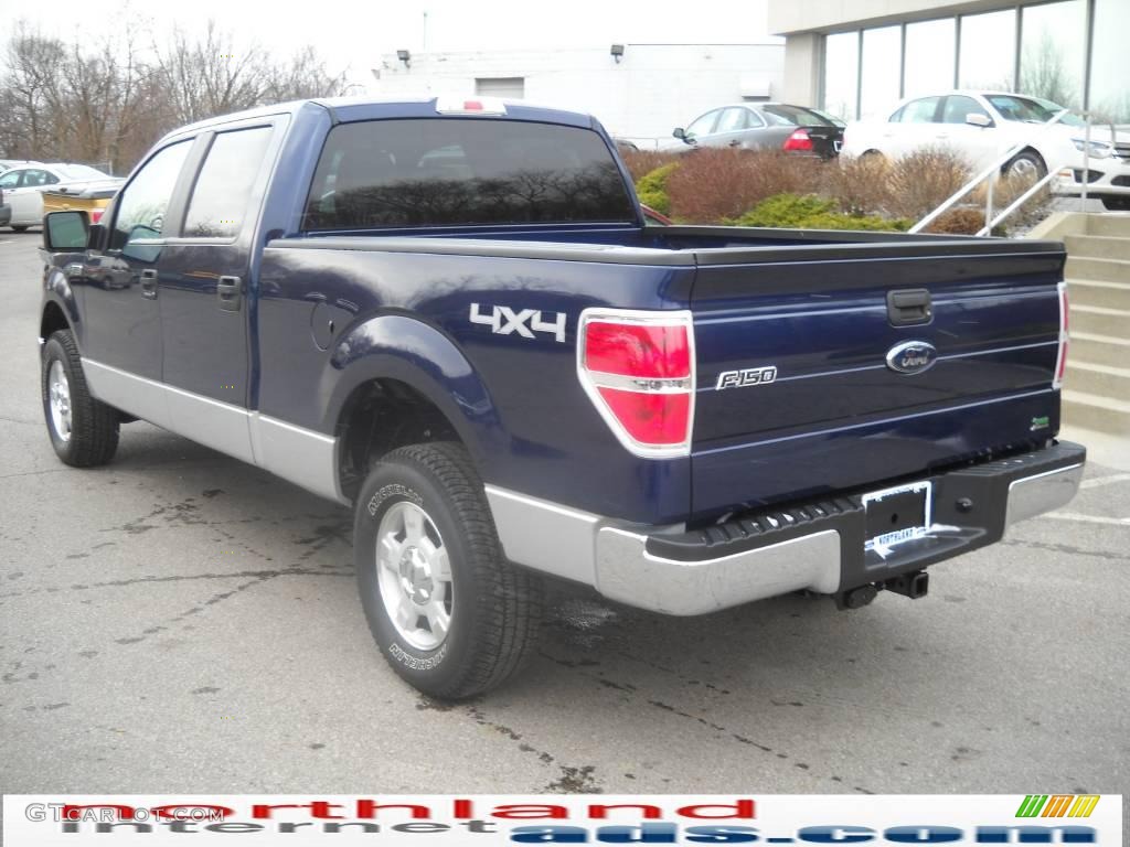 2010 F150 XLT SuperCrew 4x4 - Dark Blue Pearl Metallic / Medium Stone photo #8