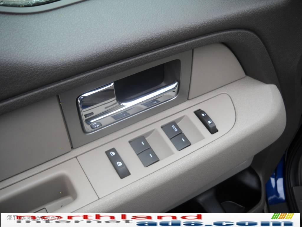 2010 F150 XLT SuperCrew 4x4 - Dark Blue Pearl Metallic / Medium Stone photo #16