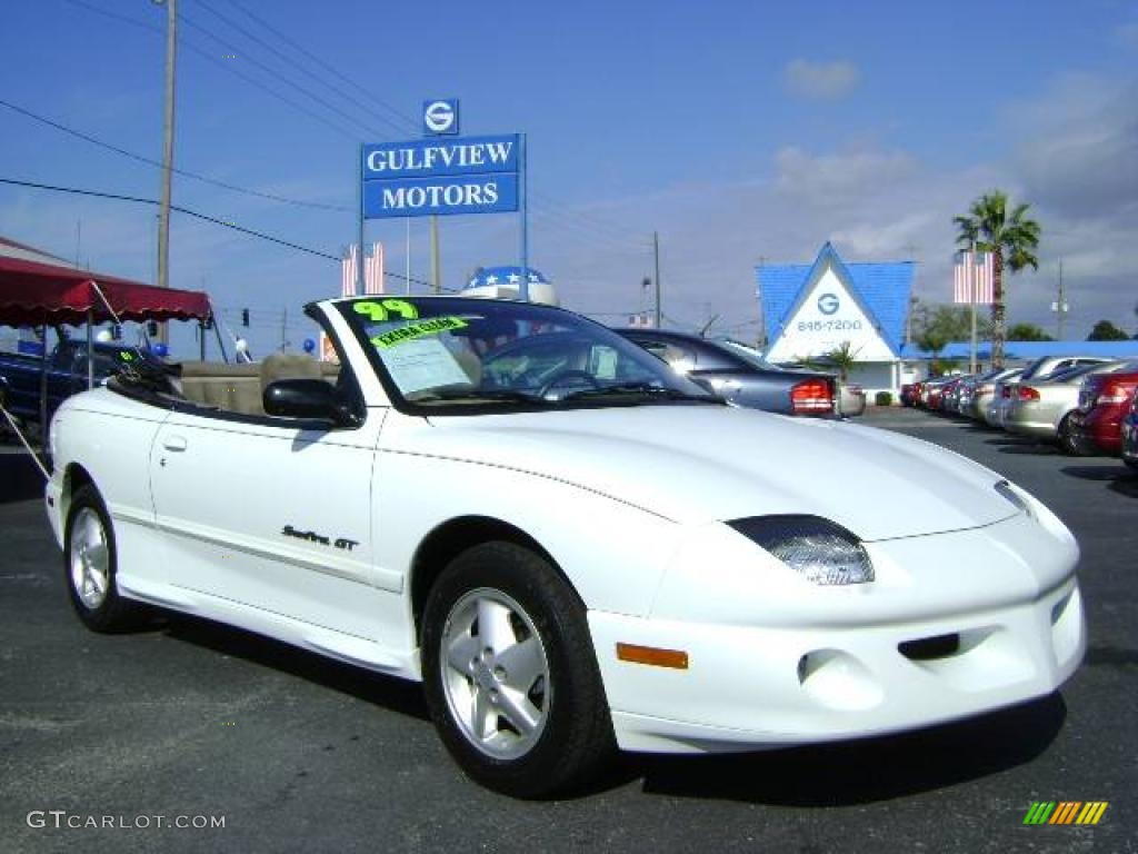 Arctic White Pontiac Sunfire