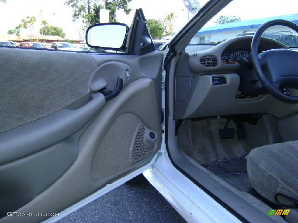 1999 Sunfire GT Convertible - Arctic White / Taupe photo #14