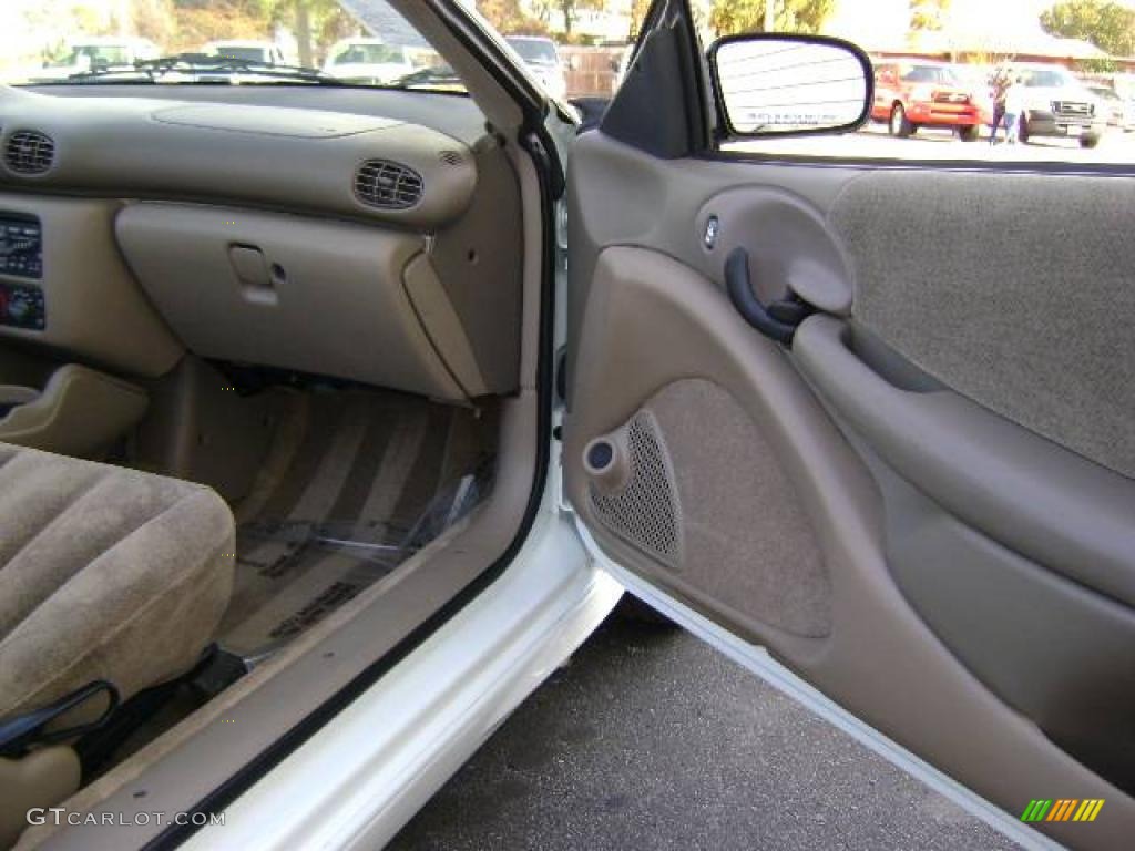 1999 Sunfire GT Convertible - Arctic White / Taupe photo #18